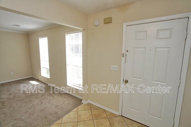 Photo - 210 Arborfield Way House