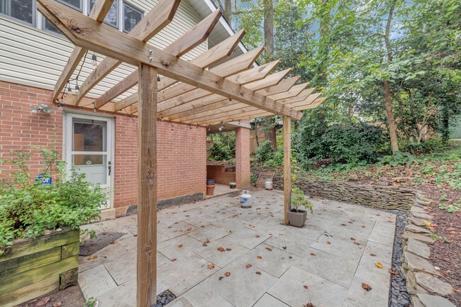 Building Photo - 1202 Edgevale Rd