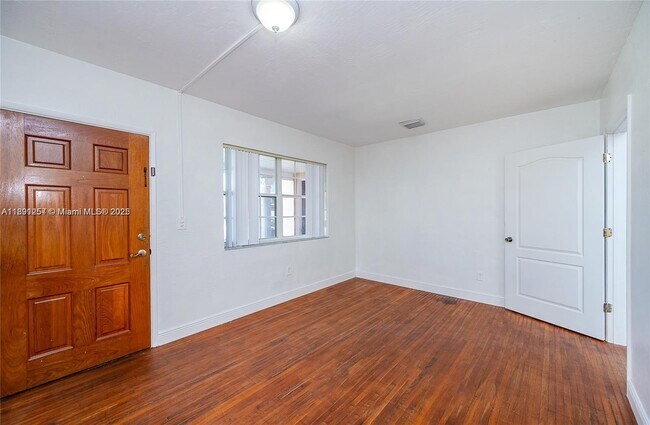 Foto del edificio - 3654 SW 25th Ter
