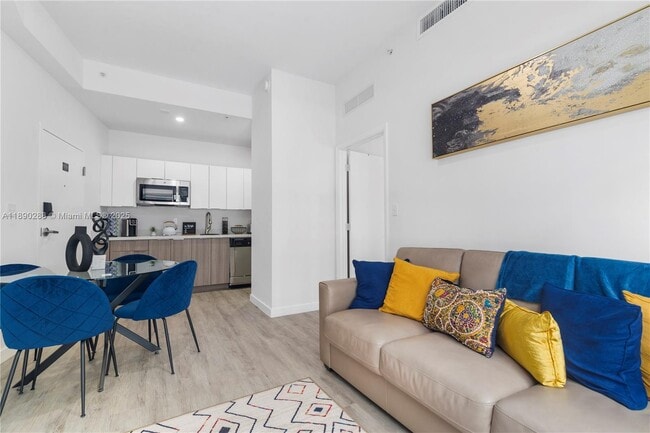 Building Photo - 136 NW 26th St