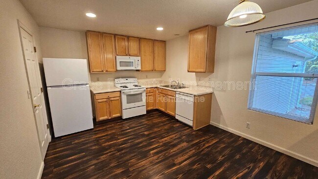 Building Photo - 11016 Claude Ct