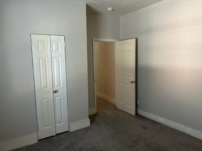 Foto del edificio - 4 bedroom, 3 bath 1,668 sf single family home located in Norfolk near ODU and Sentara Norfolk Gen...