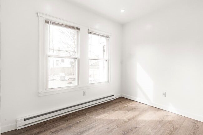 Building Photo - 58 Appleton St