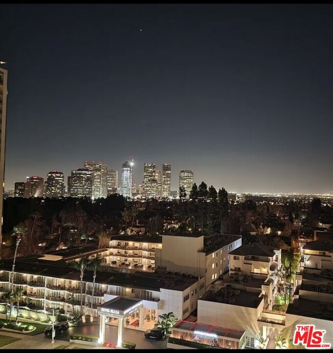 Foto del edificio - 865 Comstock Ave