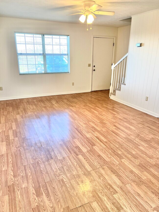 3812 Memorial Blvd Unit 6, Kingsport, TN 37664 Apartments in