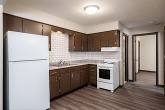 Building Photo - 3220-3222 Darwood Dr