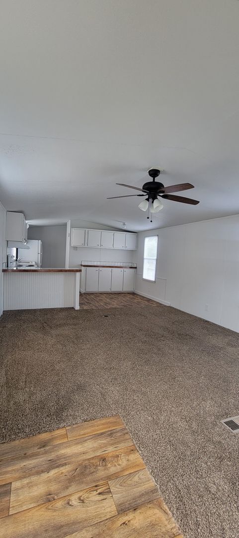 Building Photo - Ready to Move in