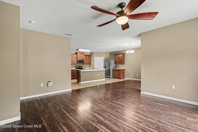 Foto del edificio - 2650 Falcon Ln