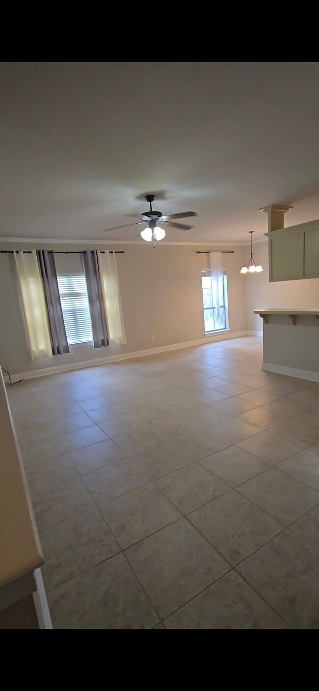 Foto del edificio - 818 Meadow Bend Dr