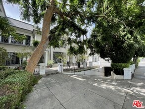 Building Photo - 9820 Charleville Blvd