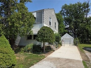 Building Photo - 1501 E 248th St