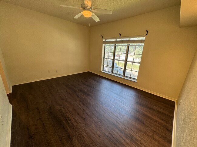 Foto del edificio - 4438 Harlanwood Dr