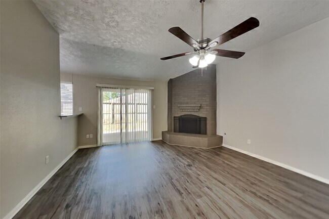 Foto del edificio - 10439 Lazy Meadows Dr