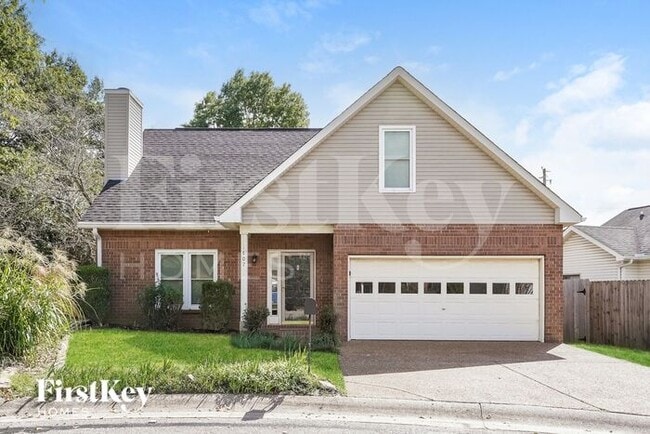 Building Photo - 802 Conway Pl