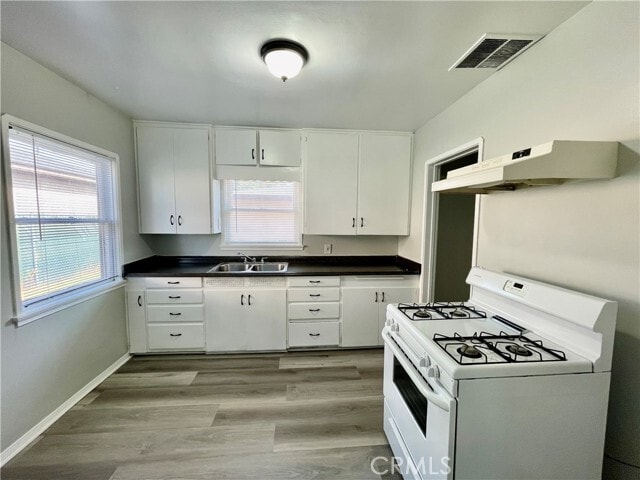 Building Photo - 732 E Fernleaf Ave