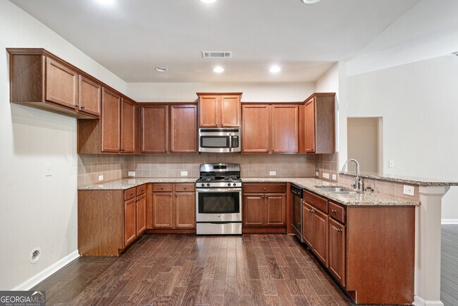 Building Photo - 242 High Ct Way