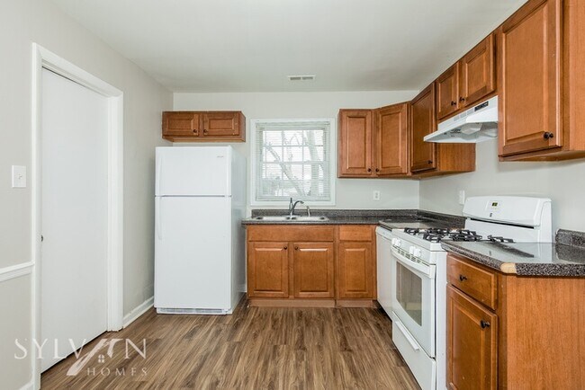 Building Photo - Enjoy one-level living in this 4 bedroom, ...
