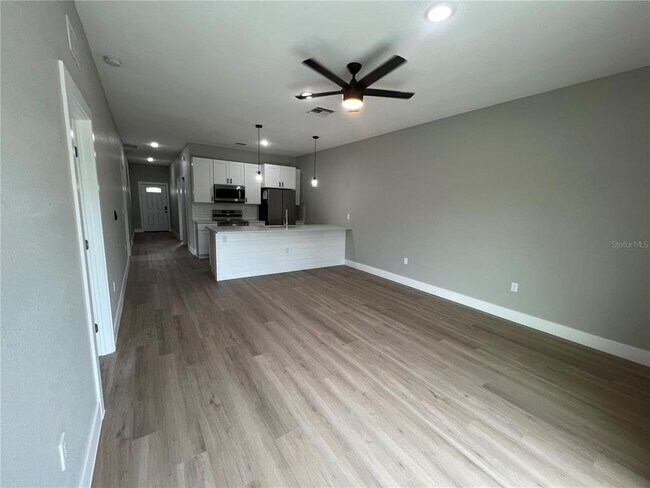 Building Photo - 12130 Henley Ave