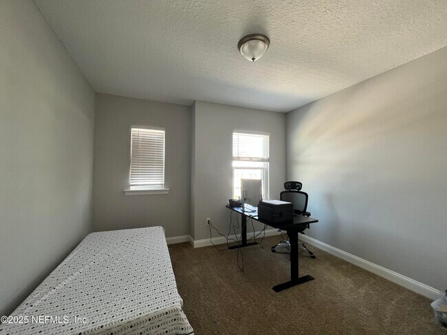 Building Photo - 11344 Newtonian Blvd
