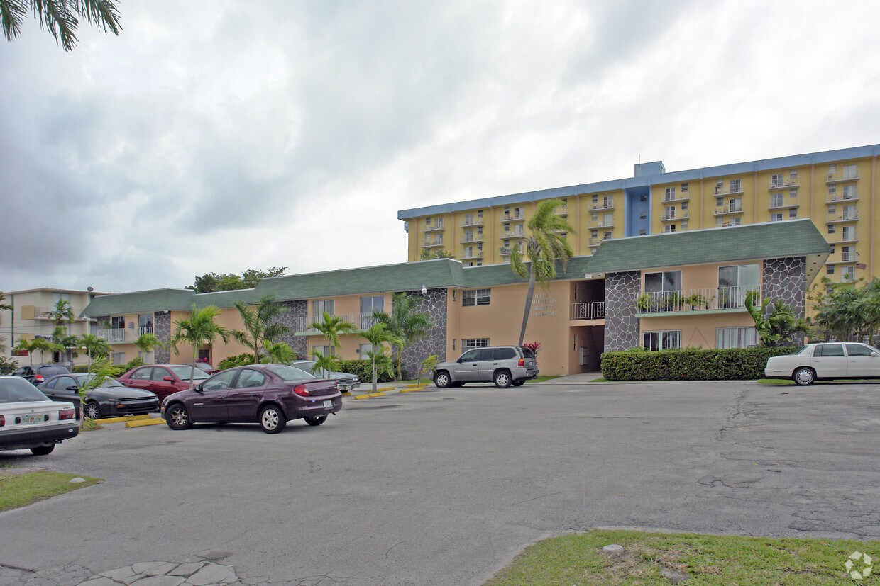 Foto del edificio - 750 NW 45th Ave