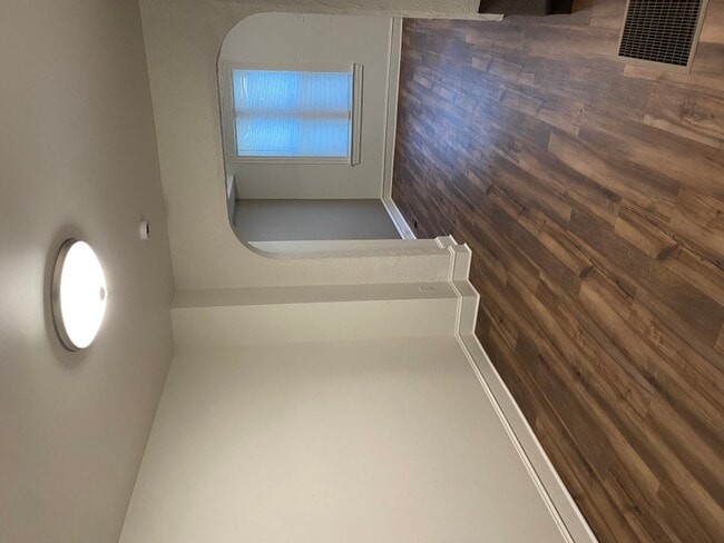 Foto del edificio - 628 Lake St