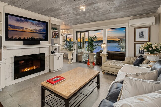 Foto del edificio - 6421 Lake Washington Blvd NE