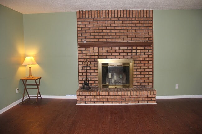 Building Photo - 519 Whipple St