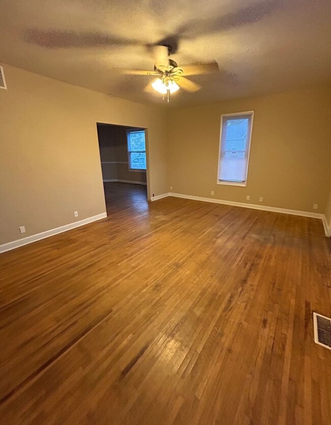 Building Photo - BELOW MARKET RENT!