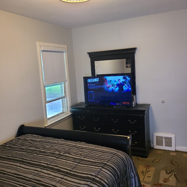 Building Photo - 27139 Penn St