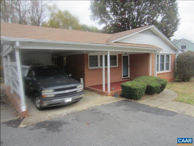 Building Photo - 2620 Hydraulic Rd