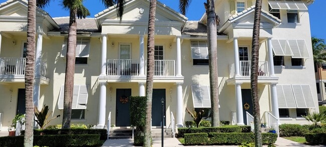 Building Photo - 1526 Limetree Bay Ave