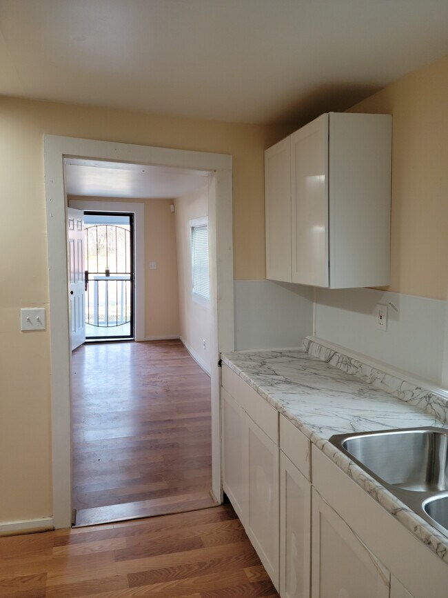 Building Photo - 2209 Snavely Ave SW