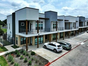 Building Photo - 4901 Springdale Rd
