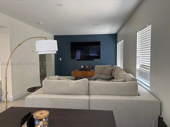 Foto del edificio - 5911 SW 62nd St
