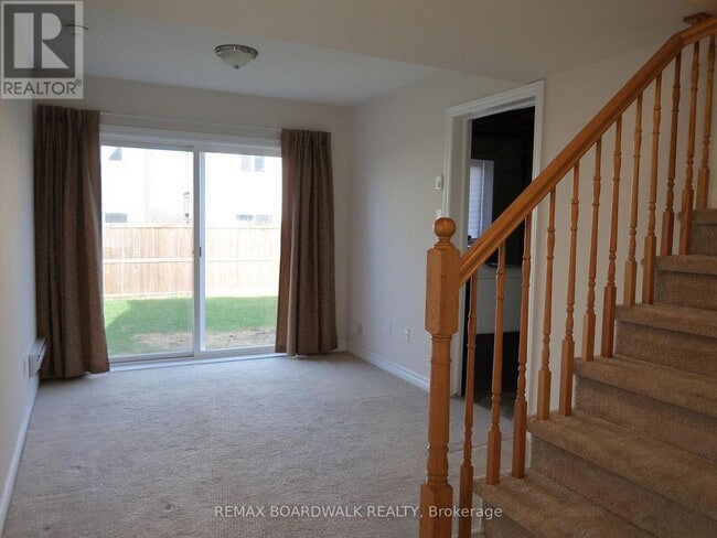 Building Photo - 117 Gelderland Private