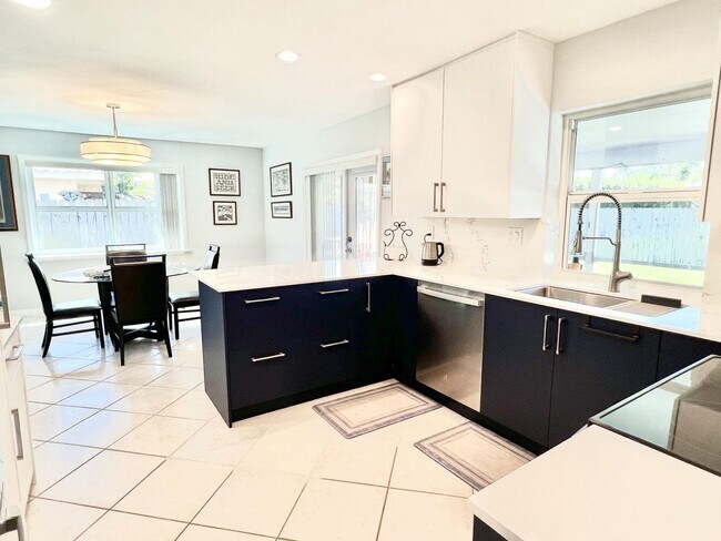Foto del edificio - 3289 NW 25th Way