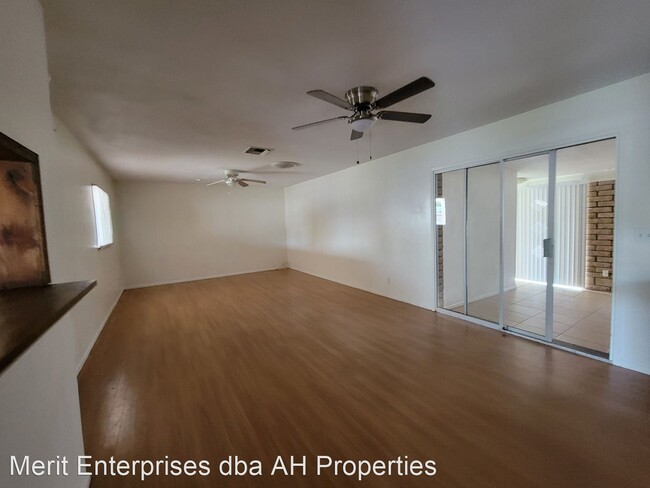 Foto del edificio - 4 br, 2 bath House - 1837 E BROOKDALE ST