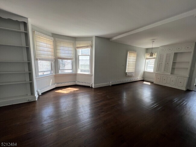 Building Photo - 206 Bellevue Ave