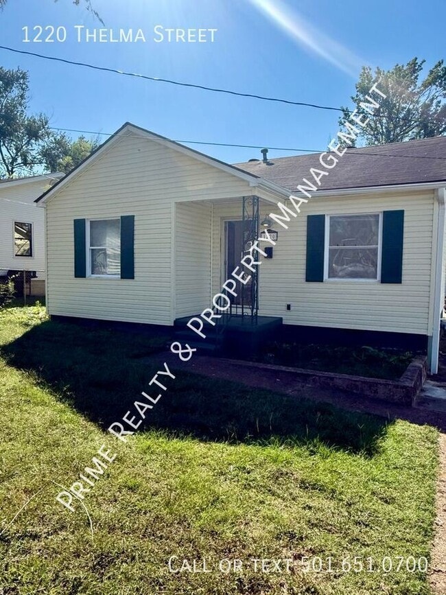 Building Photo - 1220 Thelma St