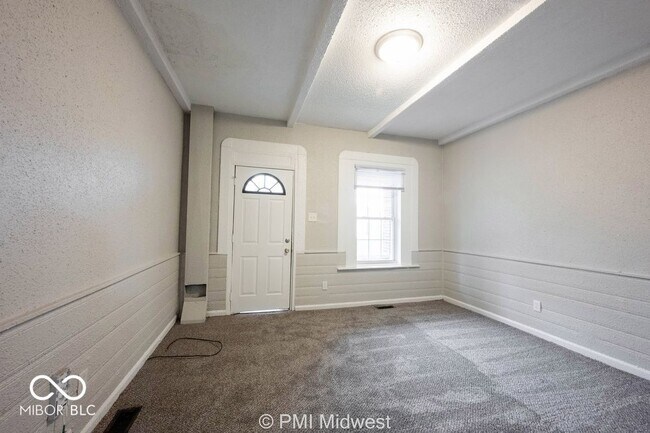 Building Photo - 240 N Beville Ave