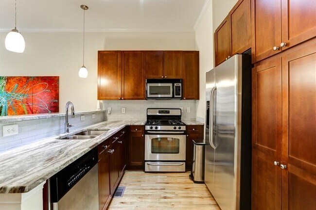 Foto del edificio - 1947 Sterling Oaks Cir NE