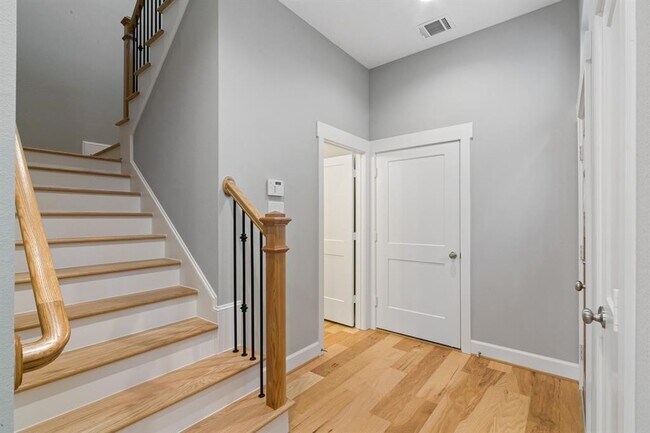 Foto del edificio - 1119 E 27th St