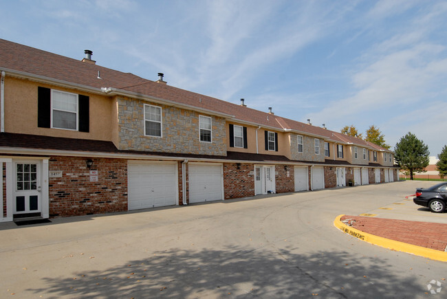 Building Photo - Village Gardens Condominiums