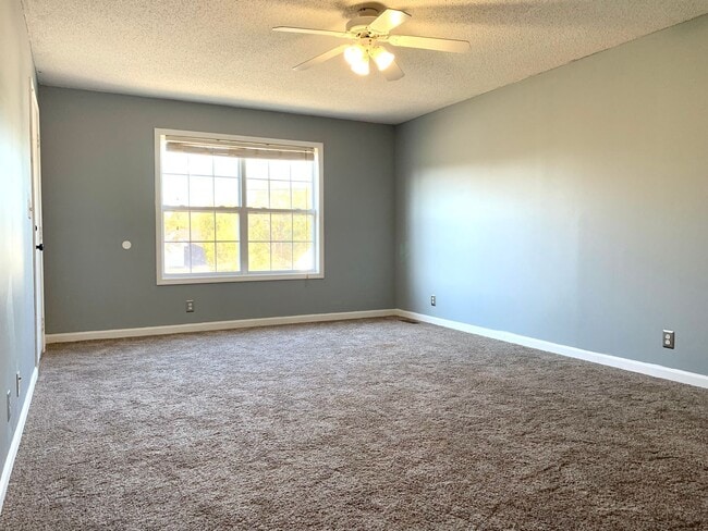 Building Photo - 232 Senator Dr