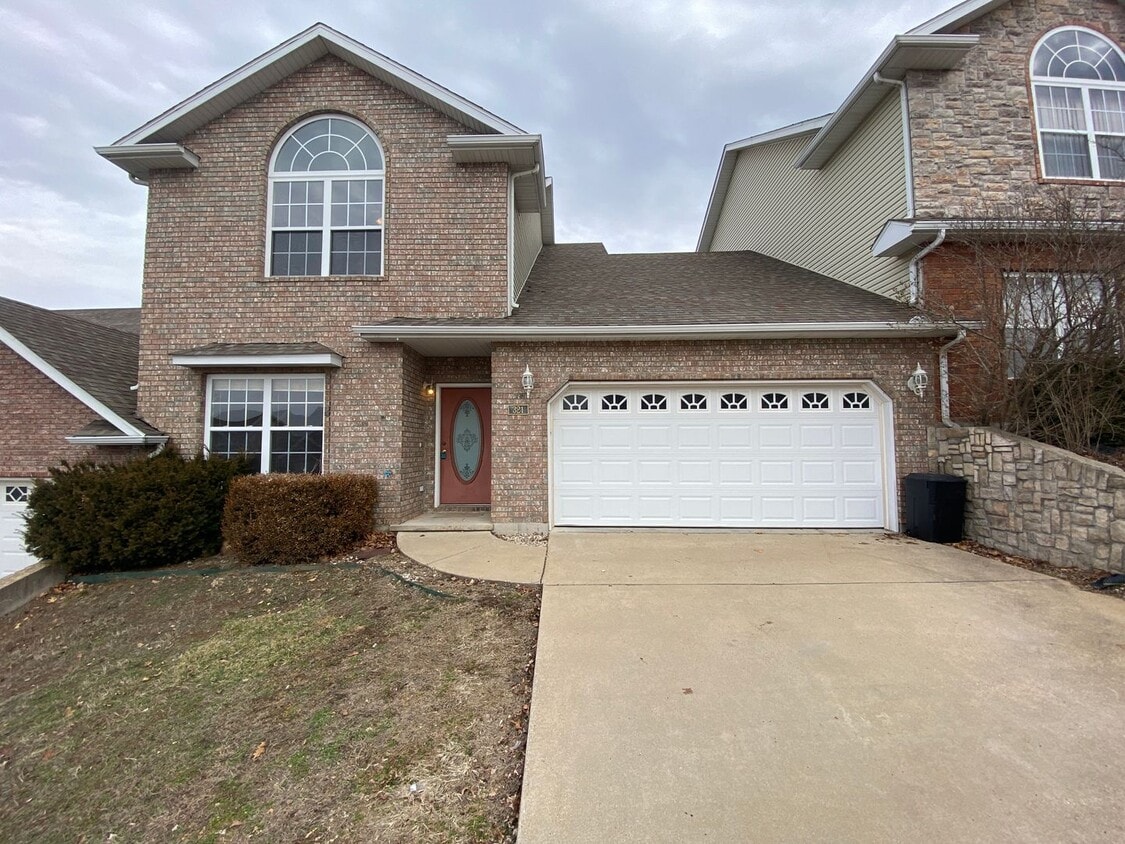 321 Carmel Valley Way, Saint Robert, MO 65584 House Rental in Saint