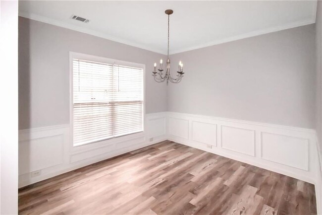 Building Photo - 2389 White Alder Dr NE