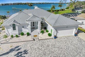 Building Photo - 2287 Bayshore Rd