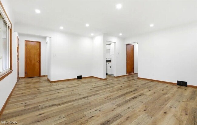 Foto del edificio - 4422 E 141st St