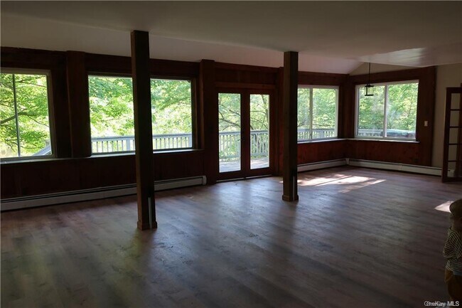 Building Photo - 217 Pine Island Turnpike