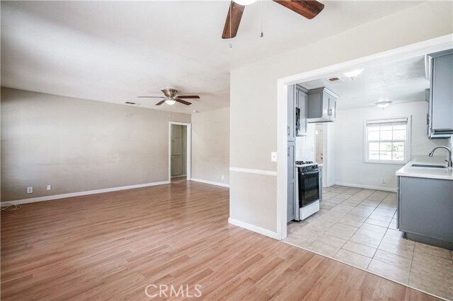 Foto del edificio - 16714 Dubesor St